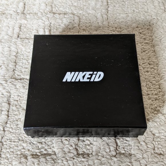 NIKE iD Shoelace Aglet Set (or FREE w/ Air Max 1s) - Picture 7 of 7